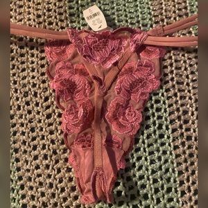 Vintage Victoria's Secret V-String Floral Lace Thong Panties